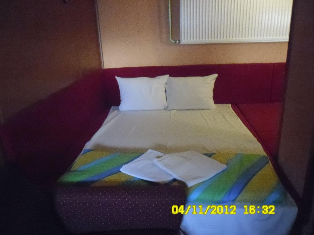 Family Top Rooms Bela Lada Sobe Novi Sad Room photo